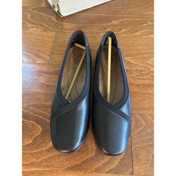 CLARKS Women's Un Darcey Black Leather Flats Closed Toe NEW Sz 9.5 M - Picture 5 of 9